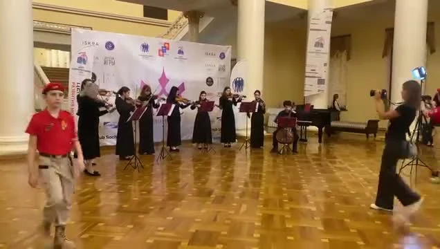 Ансамбль «Форте» выступает в фойе Зимнего театра
